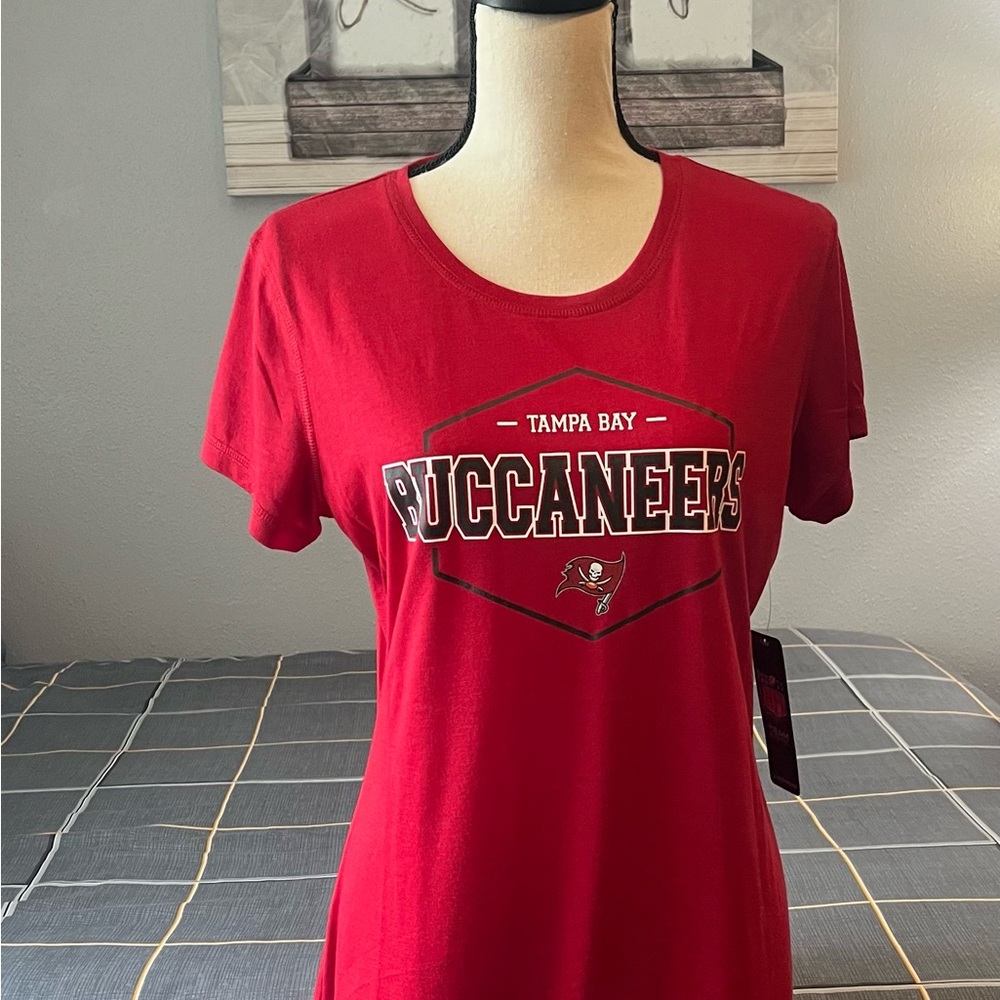 🏈NWT Tampa Bay Buccaneers Red Women's Top/PJs Size Large